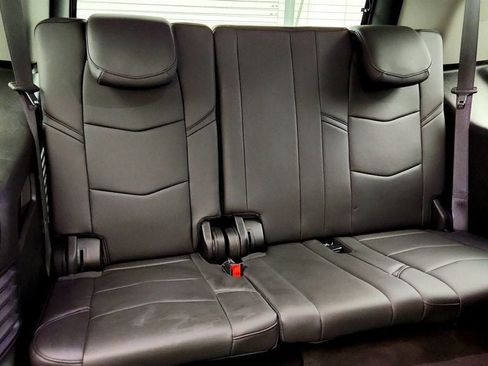 Used 2020 Cadillac Escalade 2WD image 23