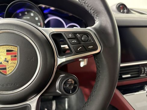 Certified 2022 Porsche Cayenne Platinum Edition image 39