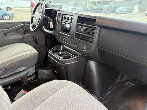 Used 2018 Chevrolet Express 3500 image 13