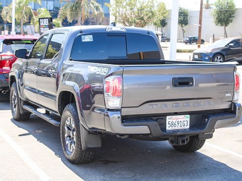 Used 2021 Toyota Tacoma TRD Off-Road w/ Technology Package AWD/4WD image 8