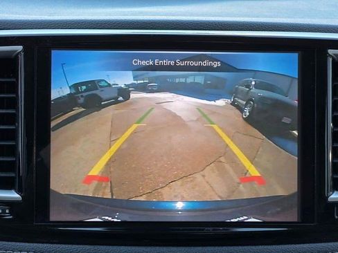 Used 2022 Chrysler Pacifica Touring-L AWD/4WD image 31