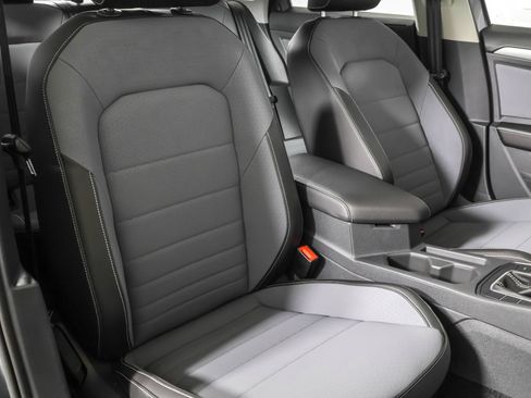 Used 2026 Volkswagen Jetta SE FWD image 42