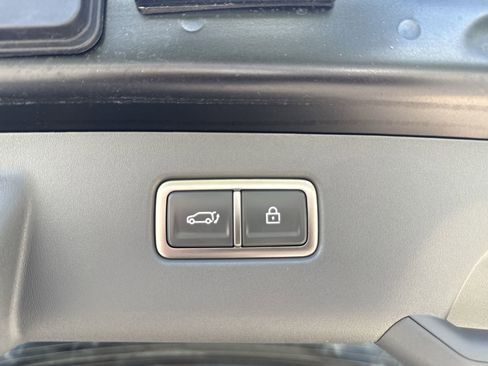 New 2026 Kia EV9 Land image 9