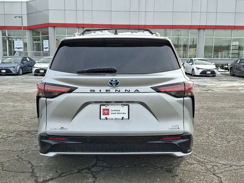 Certified 2024 Toyota Sienna XSE image 6