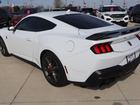 Used 2025 Ford Mustang Dark Horse RWD image 8