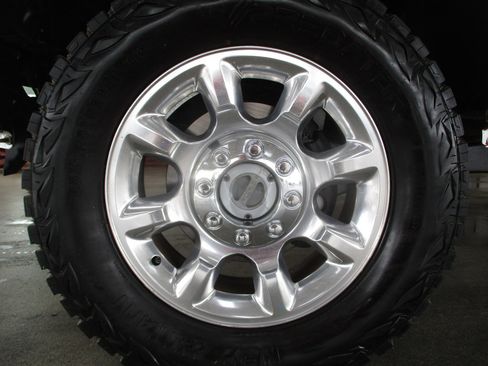 Used 2015 Ford F250 Lariat w/ Lariat Ultimate Package image 26