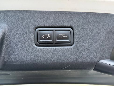 Used 2022 Kia Carnival EX FWD image 44