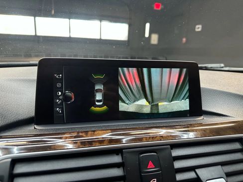 Used 2017 BMW 320i xDrive Sedan image 15