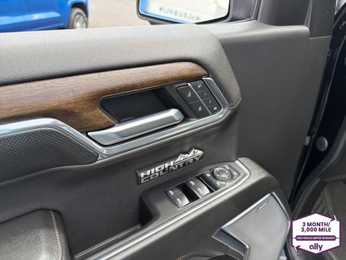 Used 2024 Chevrolet Silverado 1500 High Country w/ Technology Package AWD/4WD image 14