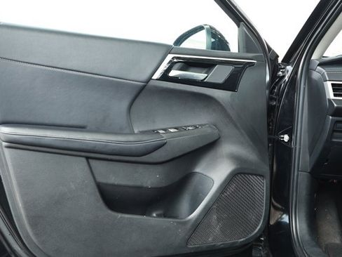 Used 2024 Mitsubishi Outlander SE FWD image 21