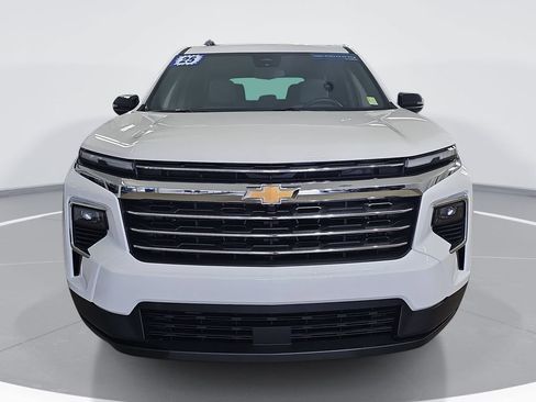 Used 2025 Chevrolet Traverse LT FWD image 10