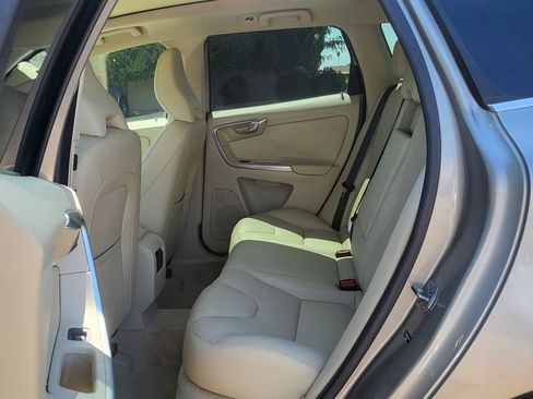 Used 2015 Volvo XC60 T5 Premier w/ Protection Package FWD image 24