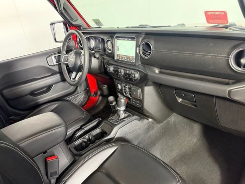 Used 2023 Jeep Wrangler Unlimited Sahara w/ Cold Weather Group AWD/4WD image 15