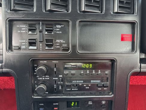 Used 1988 Chevrolet Corvette Coupe RWD image 16