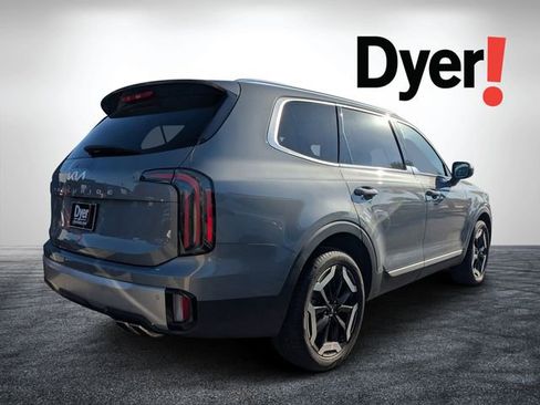 Certified 2024 Kia Telluride EX w/ EX Captain's Chair Package FWD image 2