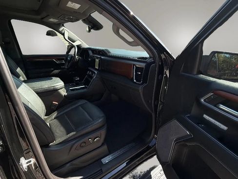 Used 2023 GMC Sierra 1500 Denali w/ Denali Reserve Package AWD/4WD image 28