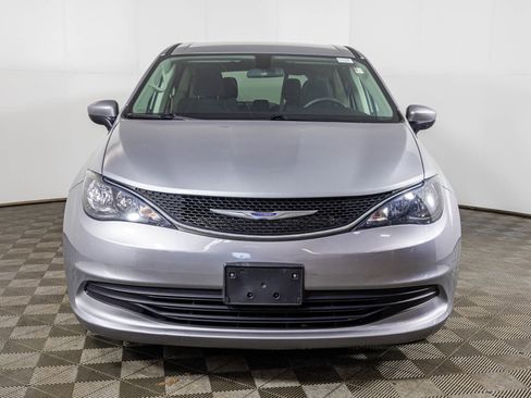 Used 2020 Chrysler Voyager LX FWD image 8