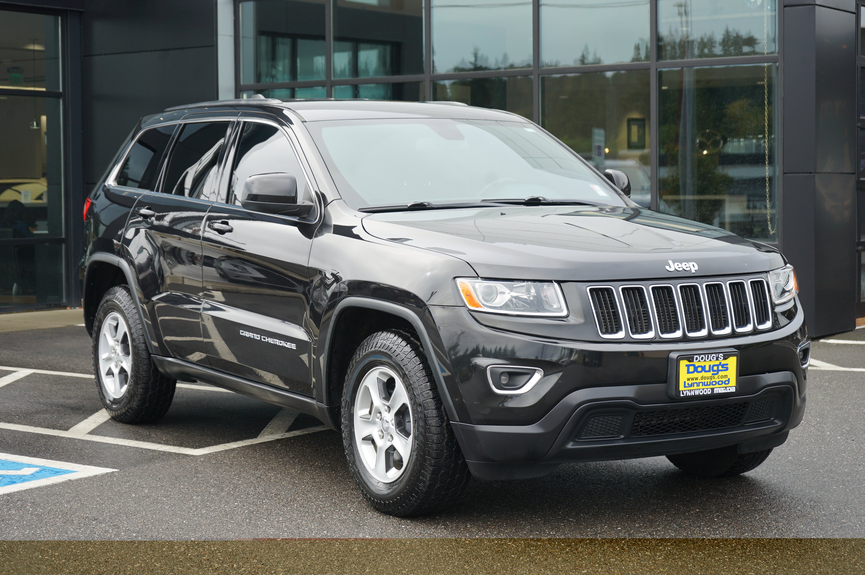 Used 2015 Jeep Grand Cherokee Laredo AWD/4WD image 1