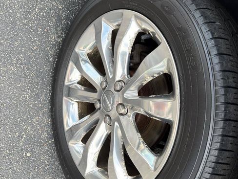 Used 2017 Chrysler 300 C w/ Safetytec Plus Group AWD/4WD image 15
