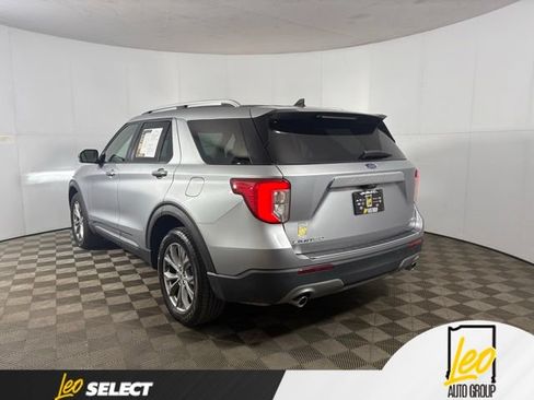Used 2022 Ford Explorer Limited w/ Equipment Group 301A AWD/4WD image 4