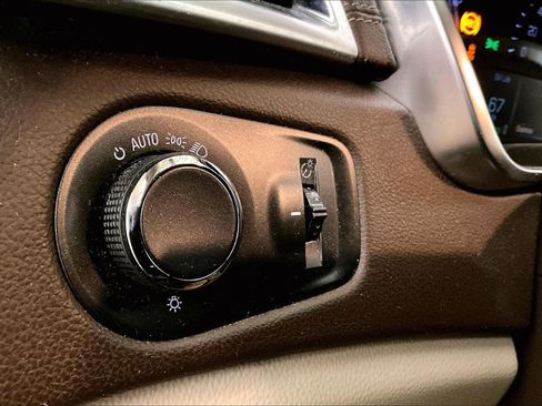 Used 2015 Cadillac SRX Luxury image 31