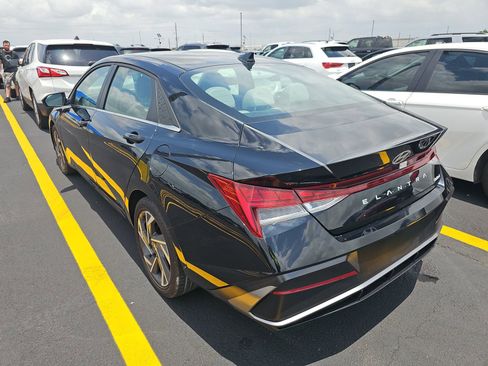 Used 2025 Hyundai Elantra Limited FWD image 8