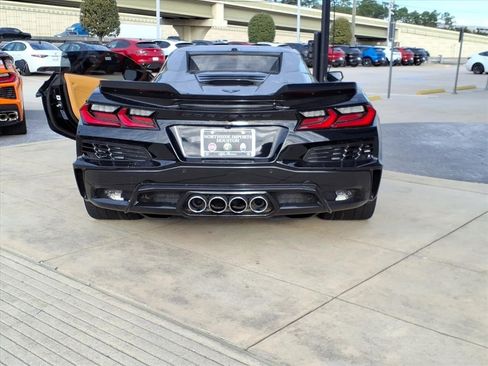 Used 2023 Chevrolet Corvette Z06 image 9