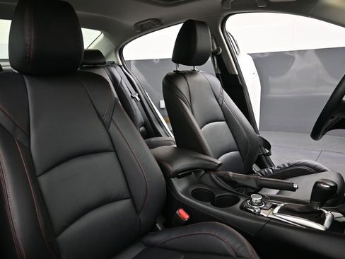 Used 2015 MAZDA MAZDA3 i Grand Touring image 13