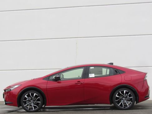 New 2026 Toyota Prius XSE image 4