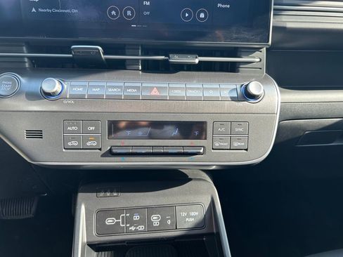 Used 2024 Hyundai Kona Limited image 16