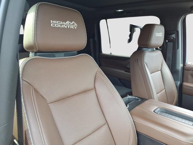 Used 2024 Chevrolet Suburban High Country AWD/4WD image 21