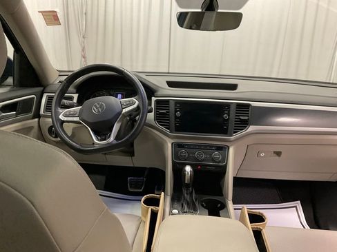 Used 2021 Volkswagen Atlas SE image 19