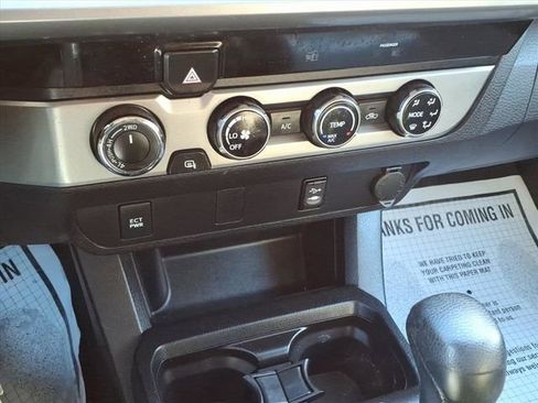 Used 2016 Toyota Tacoma SR5 w/ SR5 Appearance Package (SN) image 12