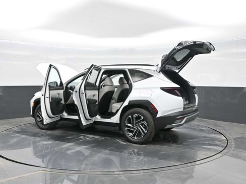 New 2026 Hyundai Tucson Limited image 32