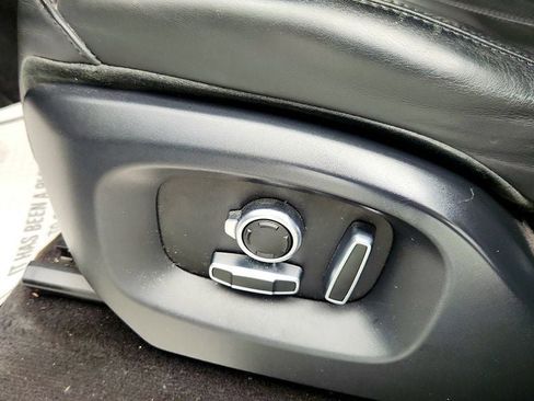 Used 2017 Land Rover Range Rover Sport HSE image 11