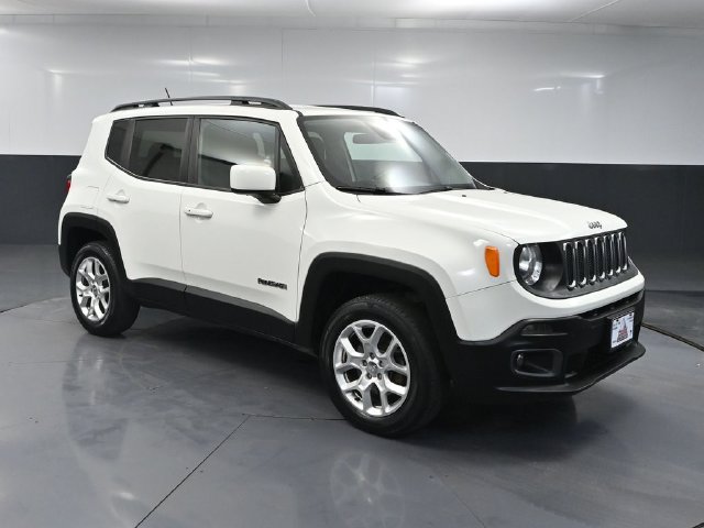 Used 2017 Jeep Renegade Latitude w/ Cold Weather Group AWD/4WD image 1