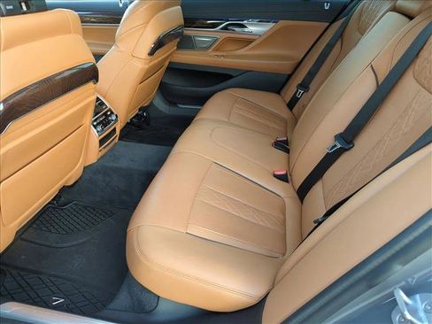 Used 2020 BMW 750i xDrive AWD/4WD image 12
