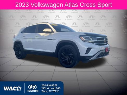 Used 2023 Volkswagen Atlas Cross Sport SEL image 2