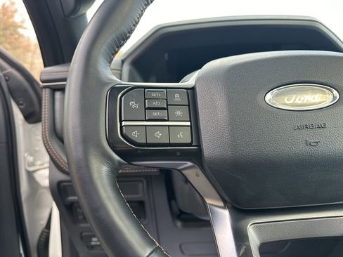 Used 2024 Ford Expedition Platinum image 17