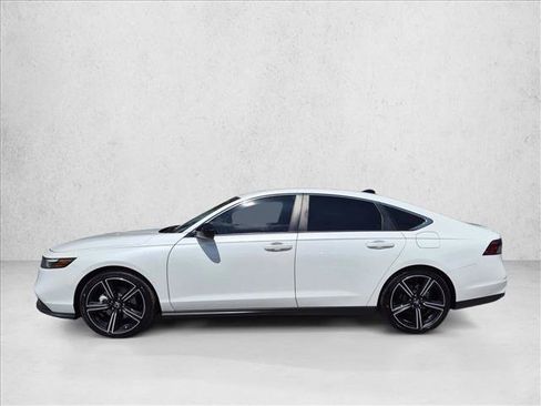 Used 2023 Honda Accord Sport image 9
