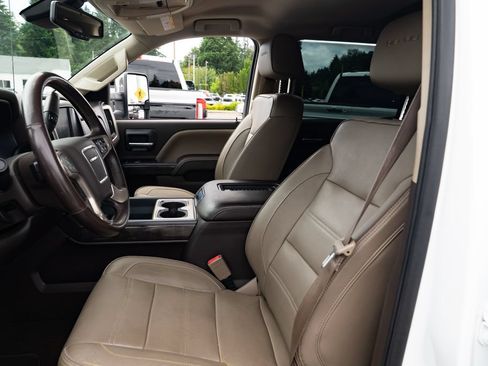 Used 2016 GMC Sierra 2500 Denali w/ Duramax Plus Package AWD/4WD image 18