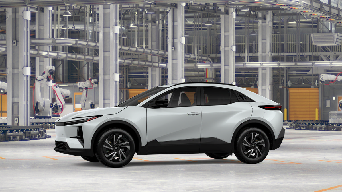 New 2027 Toyota C-HR AWD/4WD image 3