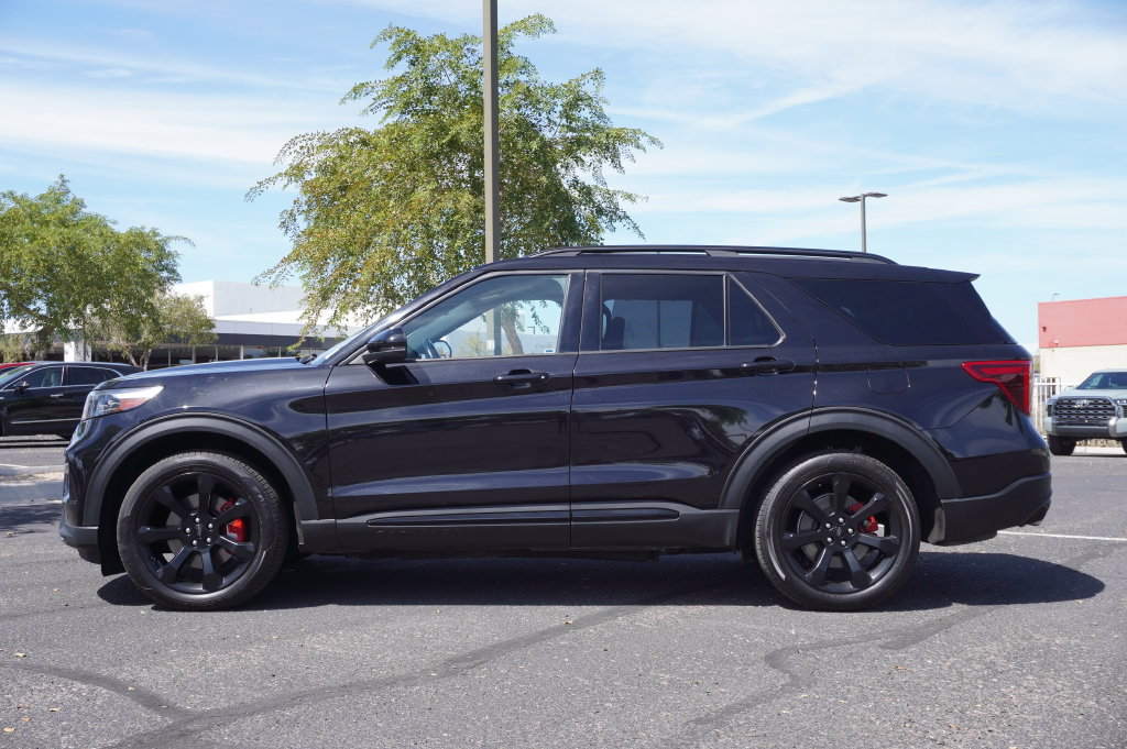Used 2023 Ford Explorer ST w/ Equipment Group 401A AWD/4WD image 2