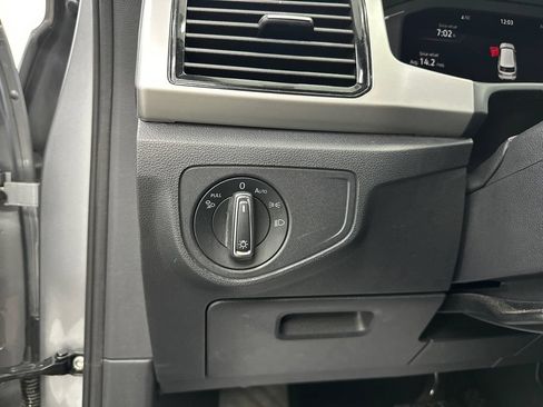 Used 2023 Volkswagen Atlas Cross Sport SE FWD image 31