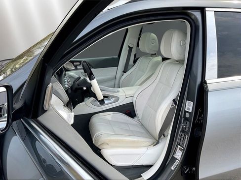 Used 2023 Mercedes-Benz Maybach GLS 600 4MATIC image 21