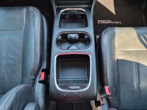 Used 2017 Dodge Grand Caravan GT FWD image 29