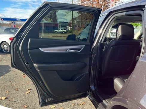 Used 2018 Cadillac XT5 Luxury w/ Driver Awareness Package FWD image 25