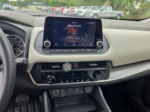 Used 2023 Nissan Rogue SV AWD/4WD image 15