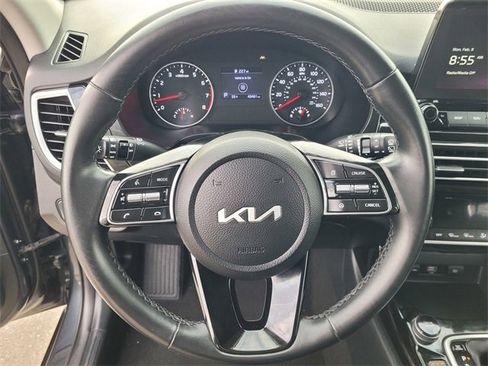 Used 2023 Kia Seltos EX image 18