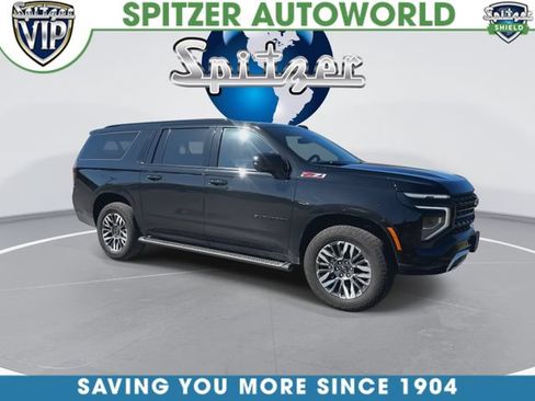 Used 2025 Chevrolet Suburban Z71 AWD/4WD image 2